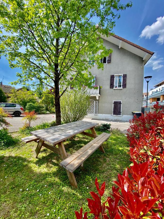Un Peu Plus Pres Des Etoiles Annecy Luaran gambar